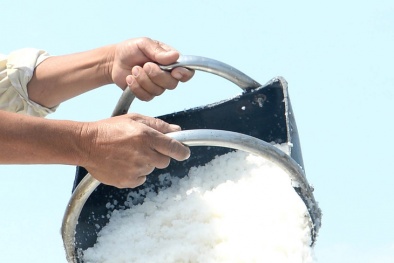 Kiêng ăn muối hoàn toàn có thể ảnh hưởng nghiêm trọng đến hormone tuyến giáp