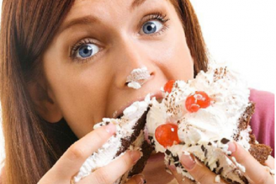 Thường xuyên ăn đồ ngọt để giảm stress có tác động tiêu cực tới sức khỏe