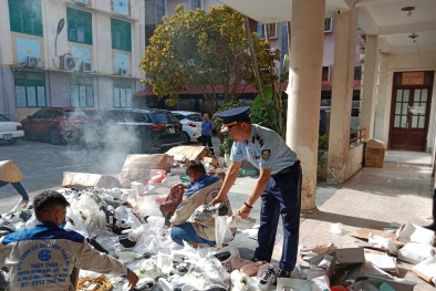 Hà Giang tiêu hủy 620 đôi giày nhập lậu, không rõ nguồn gốc xuất xứ