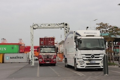 Tăng cường kiểm tra hàng hoá xuất nhập khẩu bằng máy soi để phát hiện hàng cấm, gian lận thương mại