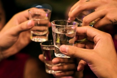 Cảnh báo: Sử dụng bia rượu có thể dẫn tới dị tật bẩm sinh và sa sút trí nhớ 
