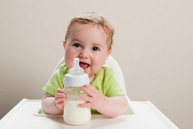 Cách chọn sữa bột phù hợp và đảm bảo chất lượng cho trẻ nhỏ