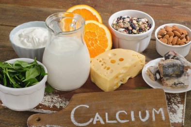 Bổ sung canxi cải thiện bệnh xương khớp đúng cách để tránh tác hại không mong muốn