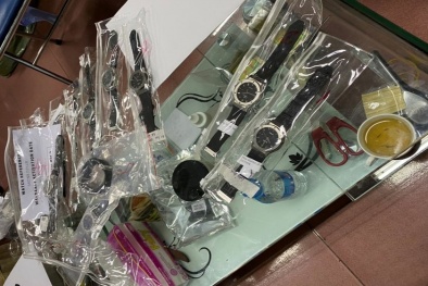 Hà Nội: Thu giữ nhiều đồng hồ hàng hiệu không rõ nguồn gốc