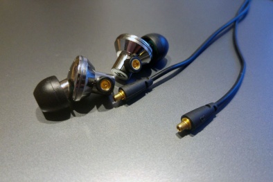 Sản phẩm tai nghe, loa giả mạo các nhãn hàng nổi tiếng bán tràn lan trên Facebook