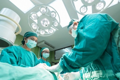 Chuyên gia khuyến cáo người dân nên cẩn trọng khi thực hiện phẫu thuật hút mỡ, bơm mông