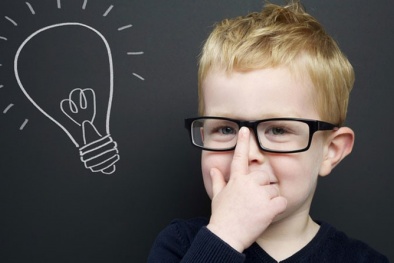 Thường xuyên sử dụng thiết bị thông minh sẽ gây ảnh hưởng xấu đến não bộ của trẻ nhỏ