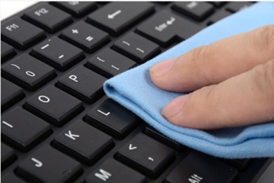 Cách vệ sinh bàn phím laptop tại nhà, đảm bảo sức khỏe cho bản thân và sự an toàn của máy