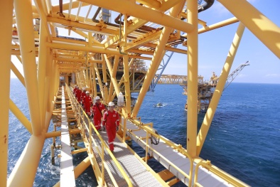 Giá dầu giảm mạnh, doanh thu tháng 10 của Petrovietnam vẫn lập đỉnh, cao nhất từ đầu năm