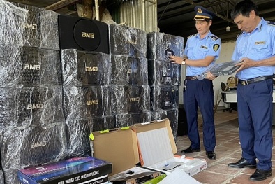 Thanh Hóa: Nhiều thiết bị âm thanh có dấu hiệu giả mạo bị tạm giữ