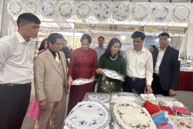 Cầu nối đưa sản phẩm công nghiệp nông thôn và văn hóa Thủ đô đến du khách