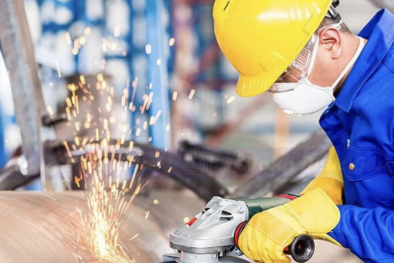 Nhiễm trùng nặng, loét giác mạc do sử dụng thiết bị hàn không đúng cách