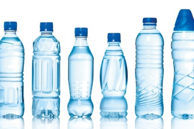 Hà Nội đình chỉ 4 cơ sở hoạt động sản xuất nước uống đóng chai 