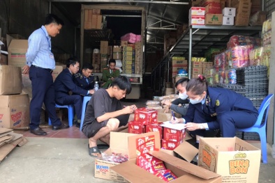 Phát hiện hơn 2.000 sản phẩm thực phẩm không rõ nguồn gốc xuất xứ tại Hà Giang