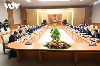 Thủ tướng Việt Nam và Belarus chứng kiến lễ ký 4 văn kiện hợp tác