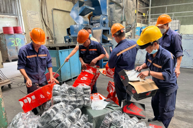 Cục Quản lý thị trường TP.HCM tiêu huỷ lô hàng 'khủng' trị giá gần 7 tỷ đồng