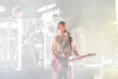 Hình ảnh ‘nóng phỏng tay’ của Maroon 5 và các nghệ sĩ Việt trên sân khấu 8Wonder trước giờ G