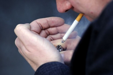 Người hút thuốc có nguy cơ ung thư lưỡi gấp 10 lần bình thường