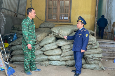 Thu giữ 2.000 kg nguyên liệu thuốc lá không rõ nguồn gốc xuất xứ tại Cao Bằng