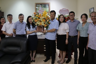 Phó Tổng Giám đốc BHXH Việt Nam Trần Đình Liệu chúc mừng Trung tâm Truyền thông nhân Ngày Báo chí Cách mạng Việt Nam 21/6 