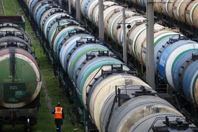 Cảnh báo lừa đảo buôn bán xăng dầu qua mạng ở Hà Lan