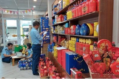 TP.HCM: Phát hiện hàng trăm loại thực phẩm không đảm bảo chất lượng 