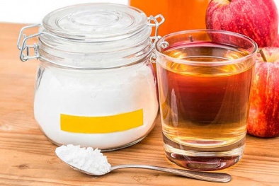 Chuyên gia khuyến cáo không nên trộn baking soda và giấm để làm sạch 