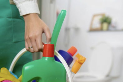 Sử dụng chất tẩy rửa trong quá trình dọn nhà đón Tết gây ảnh hưởng tới hô hấp 