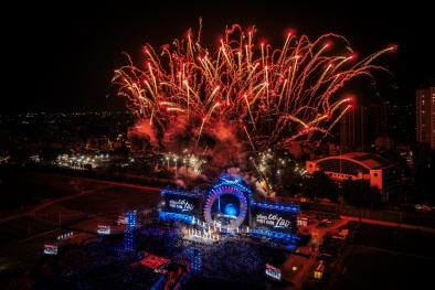 Hơn 25.000 khán giả hòa mình vào concert Sống một đời có 'lãi' của VietinBank