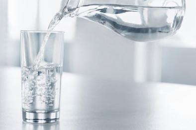 Uống nước có thể ngăn chặn nguy cơ đột quỵ trong mùa đông 