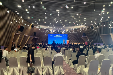 Kiểm tra đột xuất và đình chỉ hội thảo thẩm mỹ trái phép có liên quan tới Công ty Thẩm mỹ quốc tế Yonglee