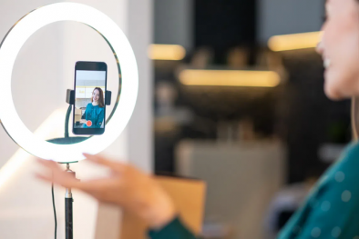 Chốt đơn hàng trực tuyến thời điểm cận tết thận trọng để không dính hàng giả