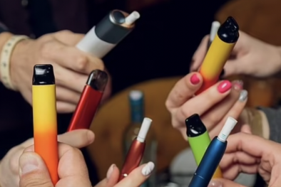 Chính phủ Anh công bố kế hoạch cấm bán thuốc lá điện tử dùng một lần