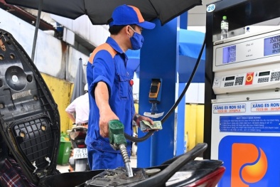 Giá xăng dầu lại tăng mạnh