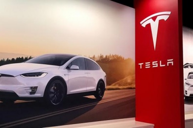 Tesla triệu hồi hàng loạt xe để khắc phục lỗi phần mềm đèn báo trên bảng điều khiển