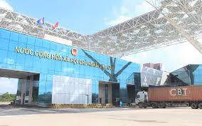 Cửa khẩu Quốc tế Móng Cái làm việc xuyên Tết