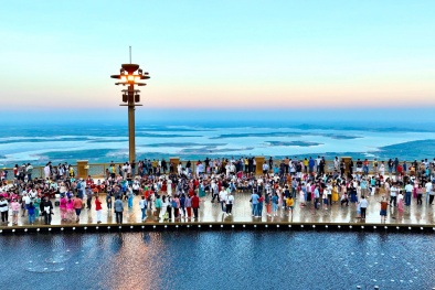 Hơn 200.000 người về Tây Ninh dự khai mạc Hội xuân núi Bà Đen