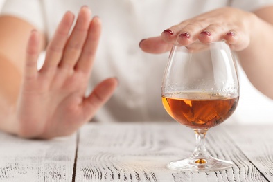 Bác sĩ tim mạch cảnh báo loại rượu có thể gây hại cho huyết áp