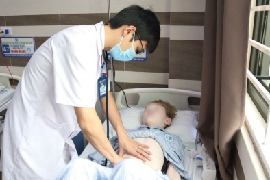 Nhập viện do uống nhiều nước có ga và ăn cay