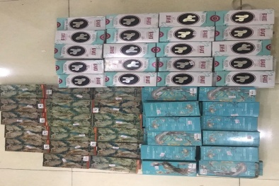 Hà Giang tạm giữ 1.260 chiếc kính cường lực không chứng minh tính hợp pháp của hàng hóa