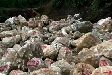 Nghệ An: Tạm giữ gần 500kg đá thạch anh không rõ nguồn gốc xuất xứ