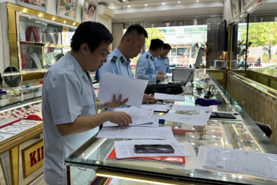 Quảng Ninh xử phạt 12 cơ sở vi phạm trong kinh doanh vàng