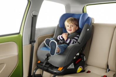 Đề xuất quy định về thiết bị an toàn cho trẻ em dưới 10 tuổi khi ngồi trên ô tô