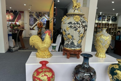 Hà Nội: Kết nối, đưa thiết kế mới ngành gốm sứ - sơn son thiếp vàng vào sản xuất, đẩy mạnh xuất khẩu