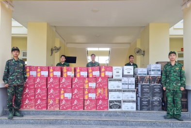Bình Phước: Thu giữ hàng loạt rượu ngoại vận chuyển lậu qua biên giới