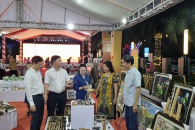 Gần 100 doanh nghiệp tham dự Hội chợ hàng Việt Nam được người tiêu dùng yêu thích tại Hà Nội