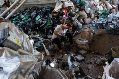 Xử lý rác thải điện tử: Giải pháp nào cho Việt Nam?