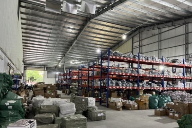 Phát hiện kho hàng 'khủng' chứa sản phẩm thương hiệu Apple chưa rõ nguồn gốc