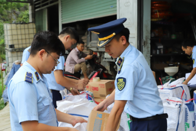 Hà Giang phát hiện hơn 50.000 sản phẩm dầu gội, bột giặt, nước xả vải dấu hiệu giả mạo