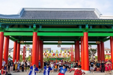 Vui chơi tới bến, check-in 'cháy máy' tại thiên đường giải trí sôi động bậc nhất đất Cảng